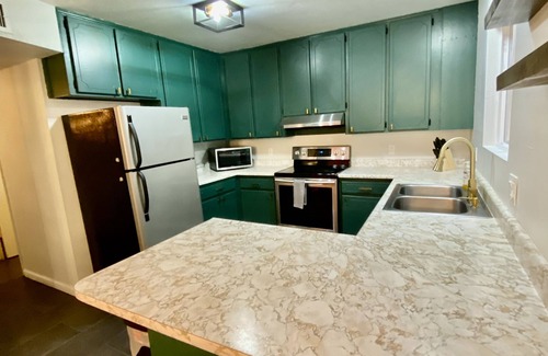 Yuma Casa | Double the Space- 5 bd/4 bath with POOL
