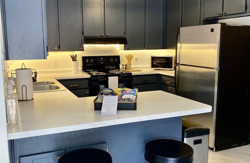 Yuma Casa | Double the Space- 5 bd/4 bath with POOL
