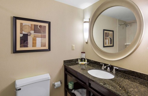 Downtown Wilmington Hotel | DoubleTree by Hilton Downtown Wilmington - Legal District