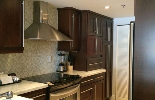 Downtown Miami Hotel | DoubleTree by Hilton Grand Hotel Biscayne Bay