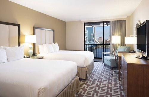 Downtown Jacksonville Hotel | DoubleTree by Hilton Hotel Jacksonville Riverfront