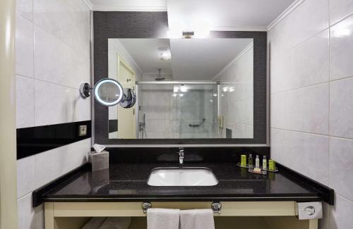 Izmir City Centre Hotel | DoubleTree by Hilton Izmir - Alsancak