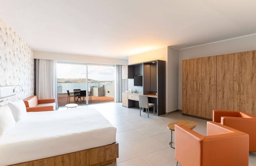 Qawra Complejo | DoubleTree by Hilton Malta