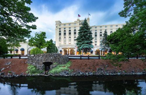 Nashua Hotel | DoubleTree by Hilton Nashua