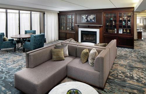 Nashua Hotel | DoubleTree by Hilton Nashua