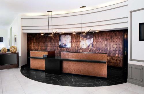 Nashua Hotel | DoubleTree by Hilton Nashua