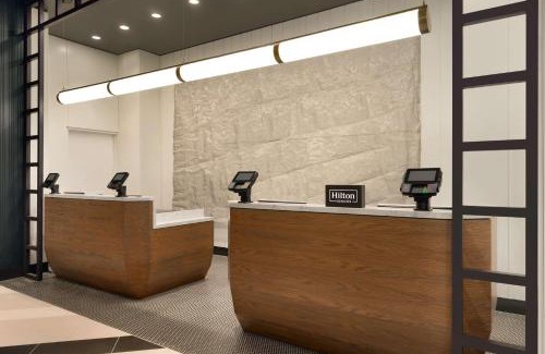Stone Street Historic District Hotel | DoubleTree by Hilton New York Downtown