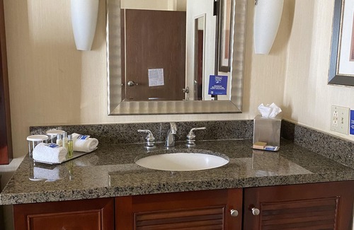 Tucson Hotel | DoubleTree Suites by Hilton Tucson Airport