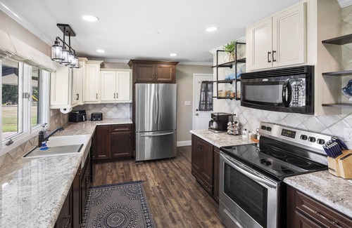 Dandridge Casa | Douglas Lake Lakefront Luxury.