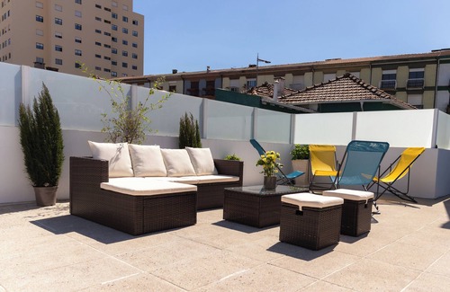 Vila Nova de Gaia Casa | Douro Garden & Rooftop Home - With Quick Access to Porto's World Heritage Sites