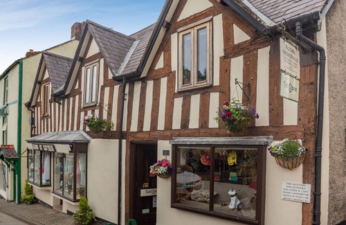 Ruthin Cabaña | Dove Cottage