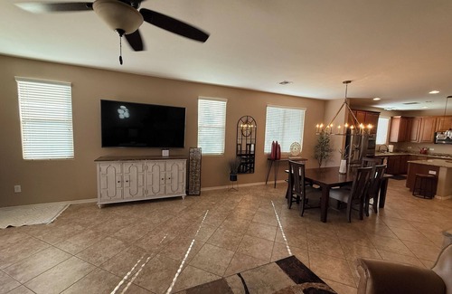 Dove Mountain Casa | Dove Mountain Perserve, dog friendly home.