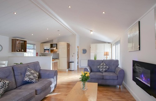 Troutbeck Bridge Cabina | Dovedale Lodge - a holiday lodge that sleeps 5 guests in 2 bedrooms