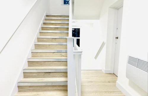 Dover Apartamento | Dover port City Stay10 sleeps and Park free Onsite