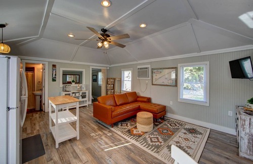 Ocracoke Casa | Down Point Hideaway: Boho chic 1 bedroom home just steps from Springer's Point -