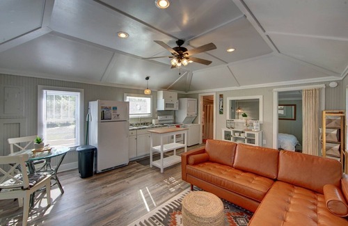 Ocracoke Casa | Down Point Hideaway: Boho chic 1 bedroom home just steps from Springer's Point -