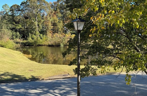 Auburn Condominio | Down to the Wire, Cozy 2-bedroom condo with WiFi and AC in welcoming Auburn