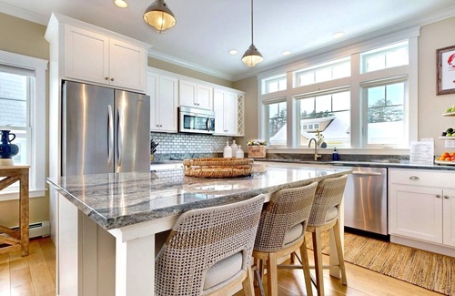 Southern Coast Casa | Downeast Dream | Steps to the beach!