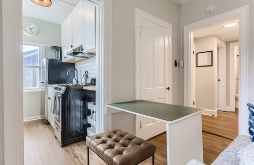 Cheesman Park Apartamento | Downing by Modern Midstay / 3Blks to Cheesman! #D3