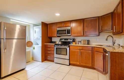 Downingtown Casa | Downingtown Manor | 1900s Farmhouse w/ Creek Views