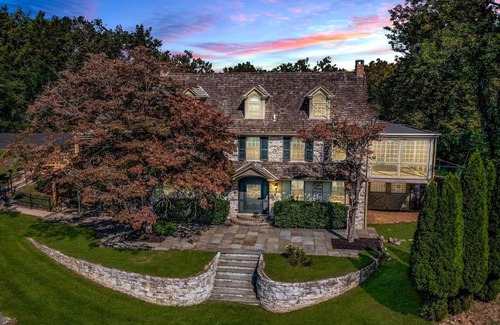 Downingtown Casa | Downingtown Manor - 1900s Farmhouse with Creek Views