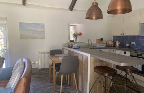 Tintagel Cabaña | DOWNROW BARN, pet friendly, character holiday cottage in Tintagel
