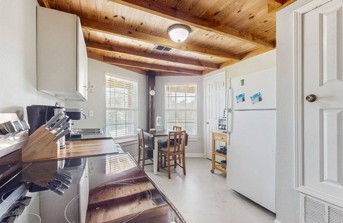 Surf Side Shores Casa | Downstairs duplex near the beach with full kitchen, WiFi, cable, partial AC
