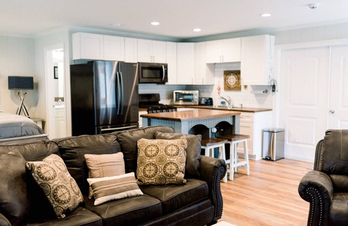 Mermentau Apartamento | Downstairs Studio style apartment on the River