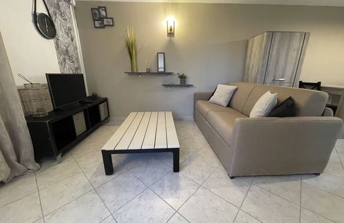 Valensole Apartamento | DOWNSTAIRS VILLA WITH GARDEN