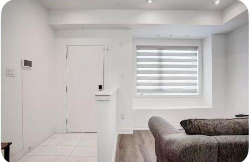 Downsview Casa | Downsview Park Townhome queen bed near Yorkdale Transit
