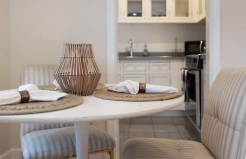 Downtown West Palm Beach Casa | Downtown 2 bedroom 2 bath cottage