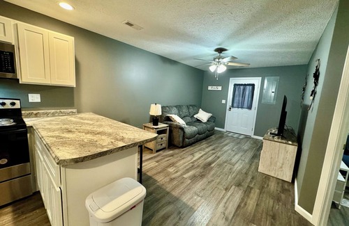 Madisonville Casa | Downtown 2 Bedroom Triplex