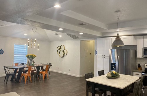 Southtown Casa | Downtown 3bd 2bth, walk to Riverwalk, Southtown!
