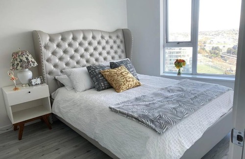 Crosstown Apartamento | Downtown 3br/2ba+Views+Skytrain+Free Parking