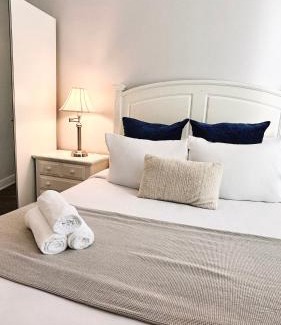 Downtown Apartamento | Downtown 5B2B Apt, Sleeps 10, Near PPAC & Events