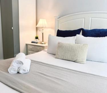 Downtown Apartamento | Downtown 5B2B Apt, Sleeps 10, Near PPAC & Events