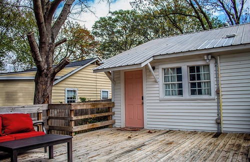 Starkville Casa | Downtown Access | Cozy | Covered Porch