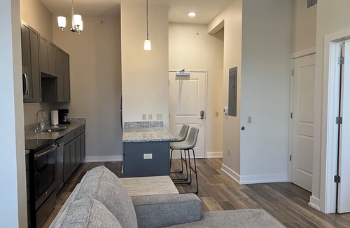 Adrian Apartamento | Downtown Adrian apartment with parking and wifi