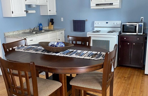 Alexandria Bay Casa | Downtown Alexandria Bay & Right on the St.Lawrence River