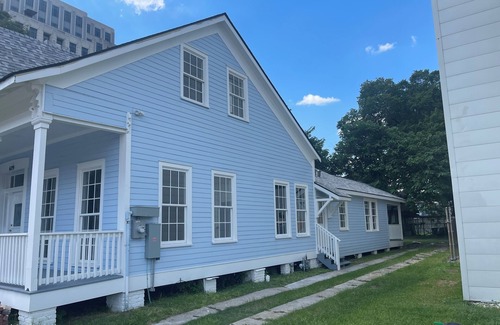 Mid City North Casa | Downtown and Close to LSU 8-bedroom Luxury Home in Baton Rouge