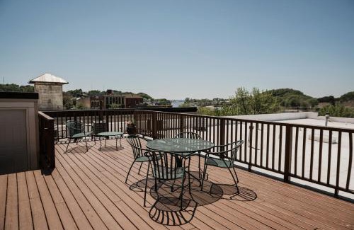 Grand Haven Apartamento | Downtown and Waterfront 2BDR Condo in Grand Haven 110