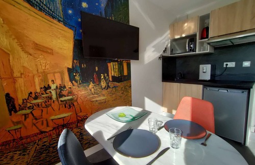 Laval Apartamento | Downtown apartment | LAVALOC