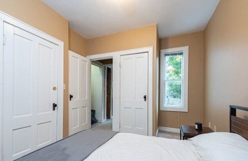 Groton Apartamento | Downtown Apartment, walk to restaurants, cafes and walking trails