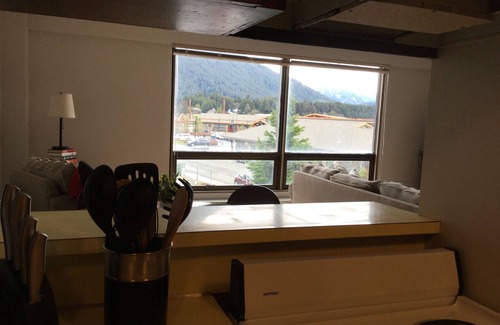 Sitka Apartamento | Downtown Apt. 4 w / vista al mar y montaña