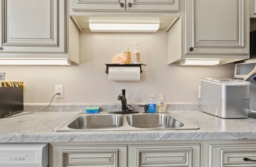 West Central Apartamento | Downtown Apt by Parkview Field w/Free Parking