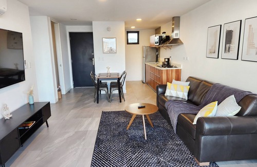 Avenida Revolución Apartamento | Downtown Apt with Balcony City View, Gym & Lounge