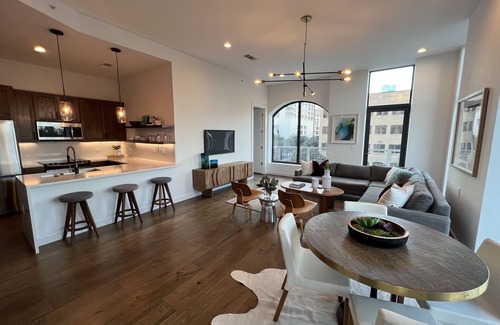 Waller Creek District Condominio | Downtown Austin Condominium / Sabine en la Quinta