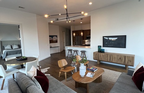 Waller Creek District Condominio | Downtown Austin Condominium / Sabine en la Quinta