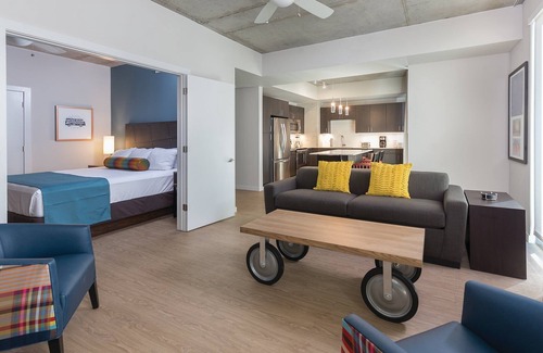 West End Complejo | CENTRO Austin con ROOFTOP, piscina y área de barbacoa, pozo de fuego, incluso un gimnasio: lo tenemos todo