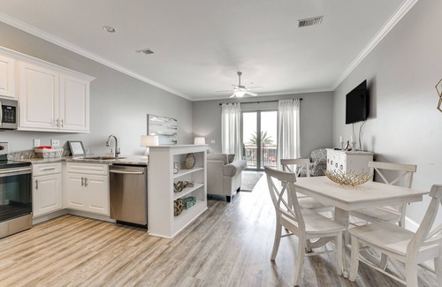 Old Town Condominio | Downtown Bay St Louis Condo - Walk to Beach!